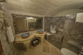 Elika Cave Suites & Spa