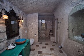 Elika Cave Suites & Spa