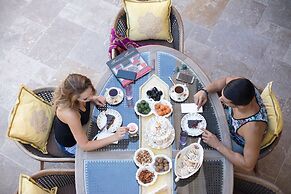 Elika Cave Suites & Spa