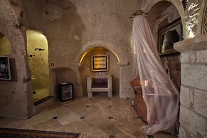 Elika Cave Suites & Spa