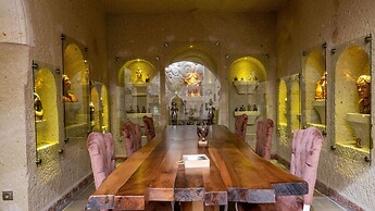 Elika Cave Suites & Spa