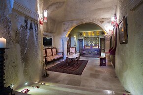 Elika Cave Suites & Spa