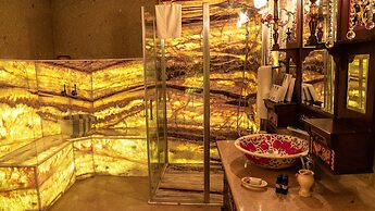 Elika Cave Suites & Spa