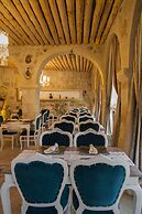 Elika Cave Suites & Spa