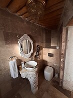 Elika Cave Suites & Spa