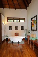 NgapaliI Bay Villas & Spa