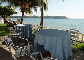 Squares Cafe and Apartments