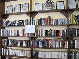 Squares Cafe and Apartments