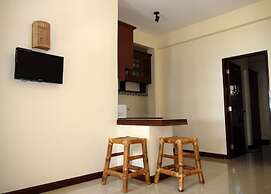 Squares Cafe and Apartments