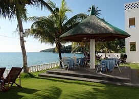 Squares Cafe and Apartments