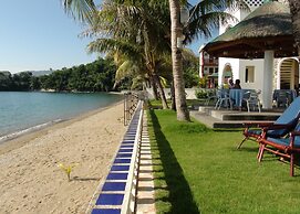 Squares Cafe and Apartments