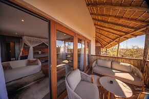 Mhondoro Safari Lodge & Villa