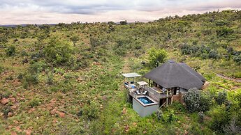 Mhondoro Safari Lodge & Villa