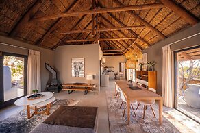 Mhondoro Safari Lodge & Villa