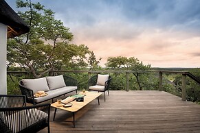 Mhondoro Safari Lodge & Villa