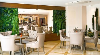 Diamond Beach Hotel & Spa