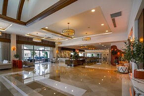 Side Aluna Hotel