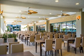 Side Aluna Hotel