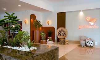 Side Aluna Hotel