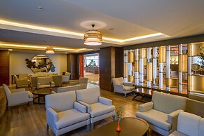 Side Aluna Hotel