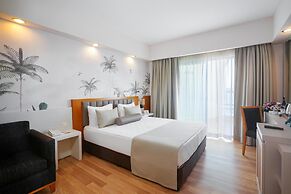 Side Aluna Hotel
