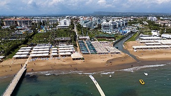 Side Aluna Hotel