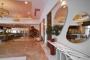 Side Aluna Hotel