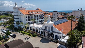 Side Aluna Hotel