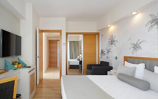Side Aluna Hotel