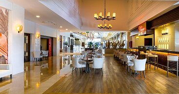 Side Aluna Hotel