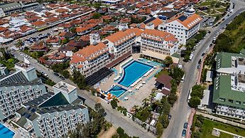Side Aluna Hotel