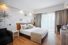 Side Aluna Hotel