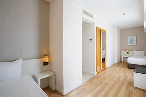 Side Aluna Hotel