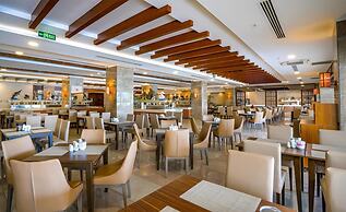 Side Aluna Hotel