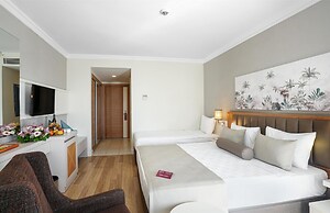 Diamond Beach Hotel & Spa