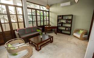 The Apsara Rive Droite