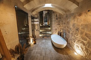 Millstone Cave Suites