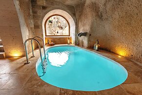 Millstone Cave Suites