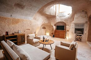 Millstone Cave Suites