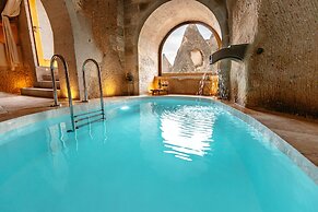 Millstone Cave Suites