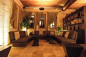 Millstone Cave Suites