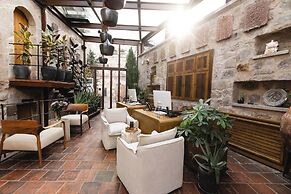 Millstone Cave Suites
