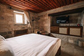 Millstone Cave Suites