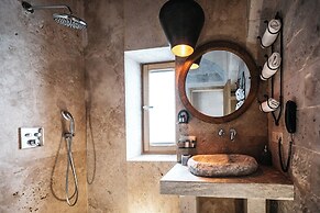 Millstone Cave Suites