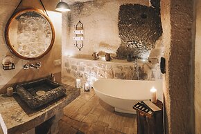 Millstone Cave Suites