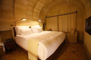 Millstone Cave Suites