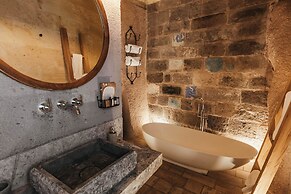 Millstone Cave Suites