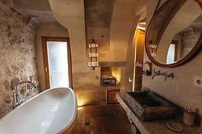 Millstone Cave Suites