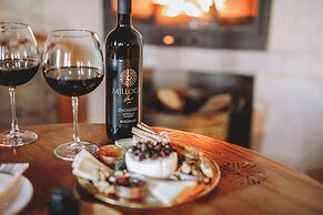 Millstone Cave Suites