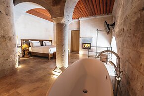 Millstone Cave Suites